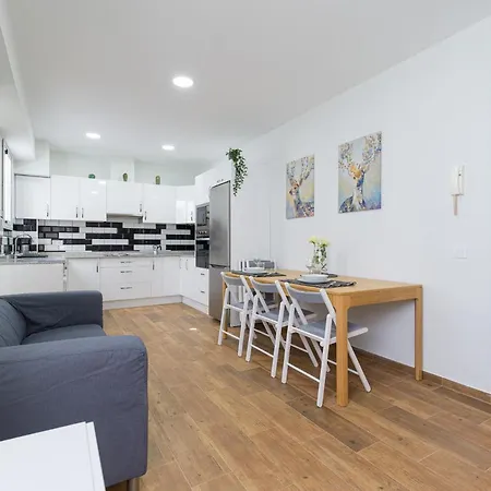 Urban Workfriendly Home Next To Las Canteras Beach