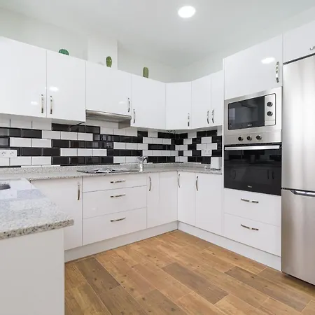 Urban Workfriendly Home Next To Las Canteras Beach Daire