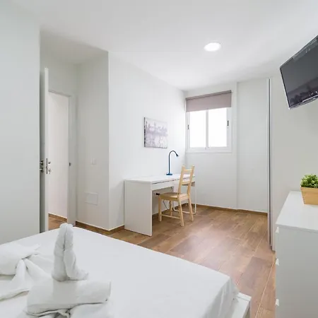 Urban Workfriendly Home Next To Las Canteras Beach * Las Palmas de Gran Canaria