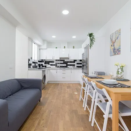 Urban Workfriendly Home Next To Las Canteras Beach Appartement